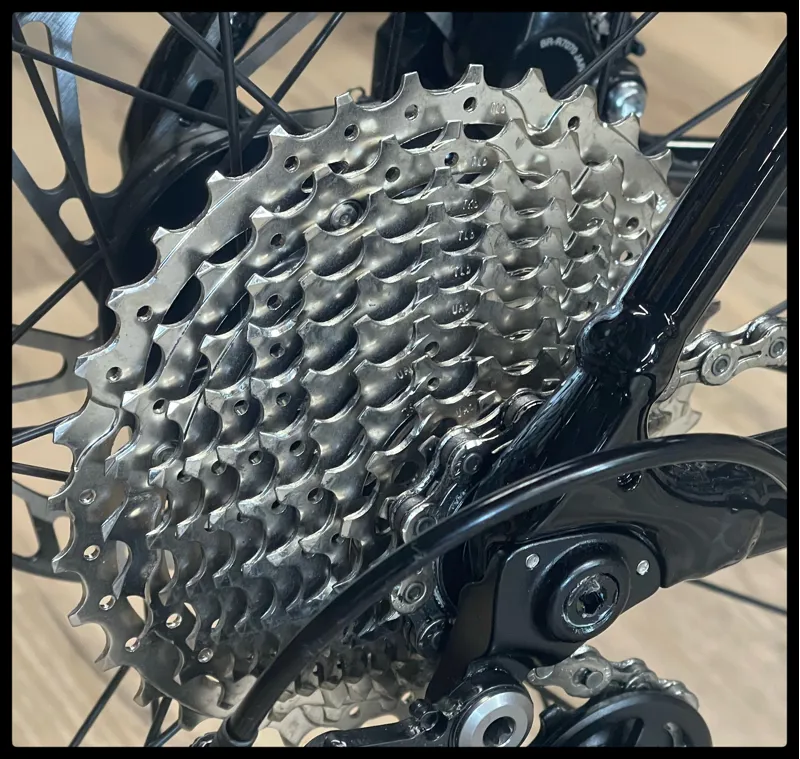 Giant Contend AR 1 Medium Black 2022-5